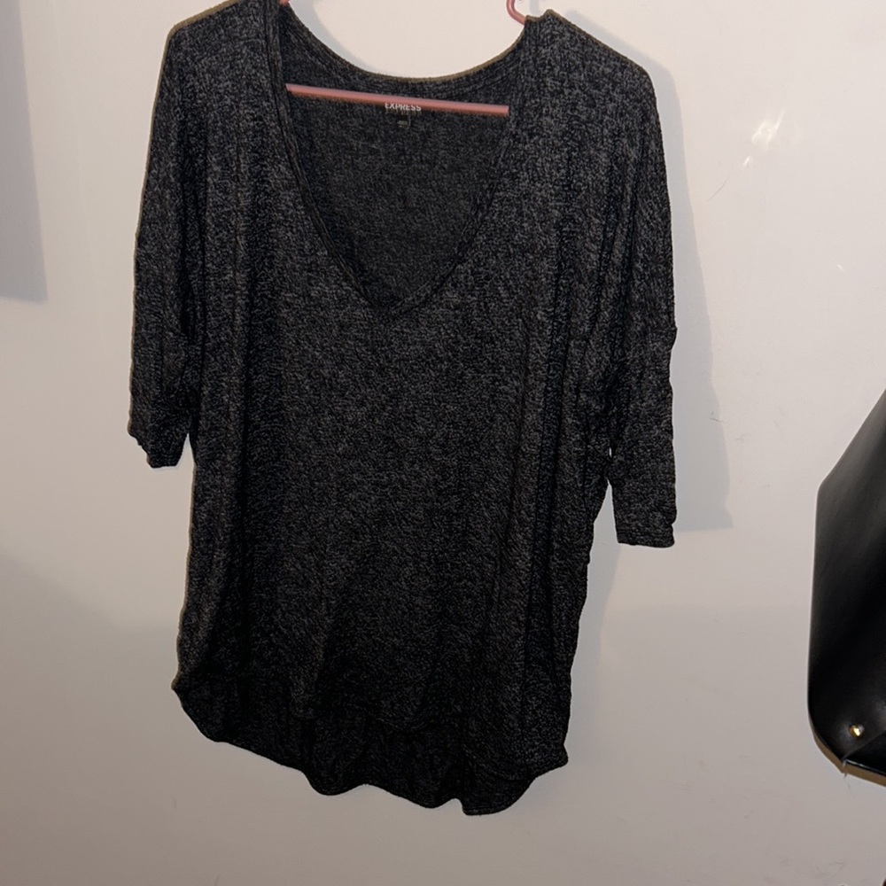 Size L. Comfy top. Express brand. Perfect with leggings!